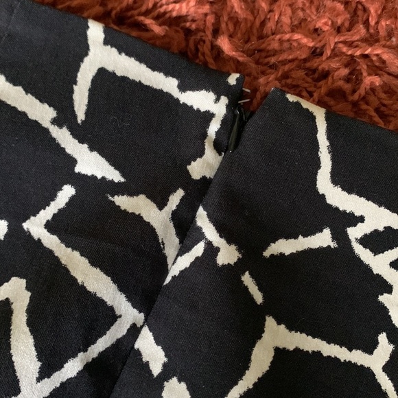 Super chic navy-indigo mini-skirt with white patterns! - Picture 4 of 6